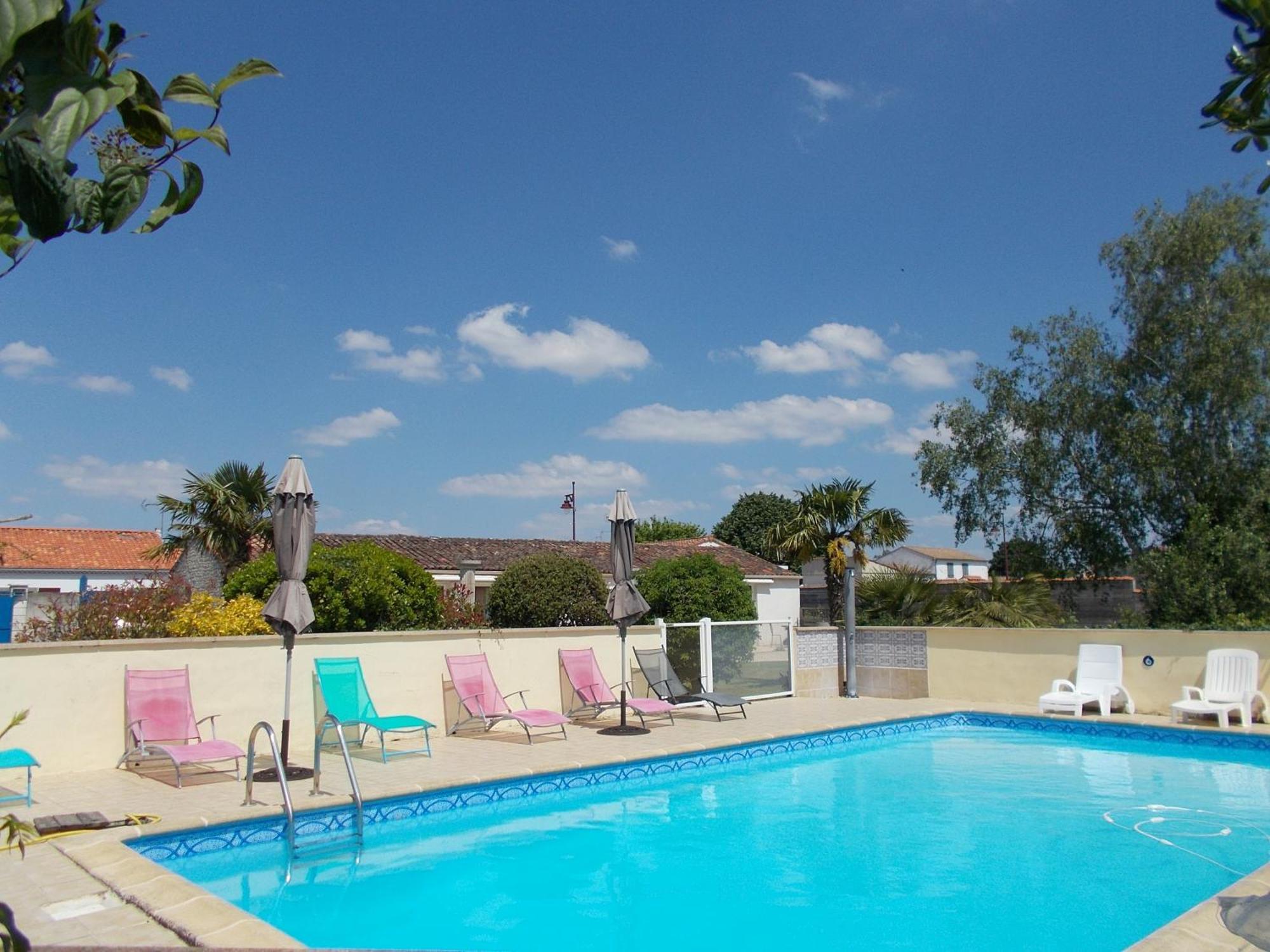 Le Clos Des Palmiers Saint-Ouen-d'Aunis Luaran gambar