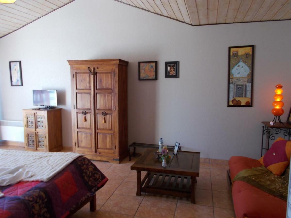 Le Clos Des Palmiers Saint-Ouen-d'Aunis Luaran gambar